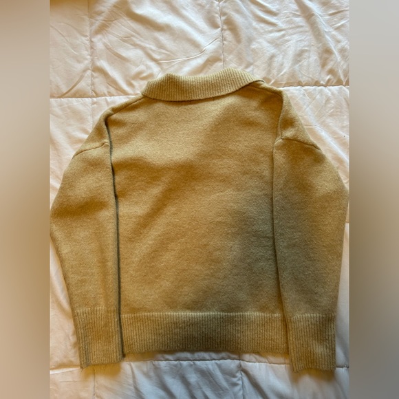 Forever 21 Sweater - Picture 4 of 4